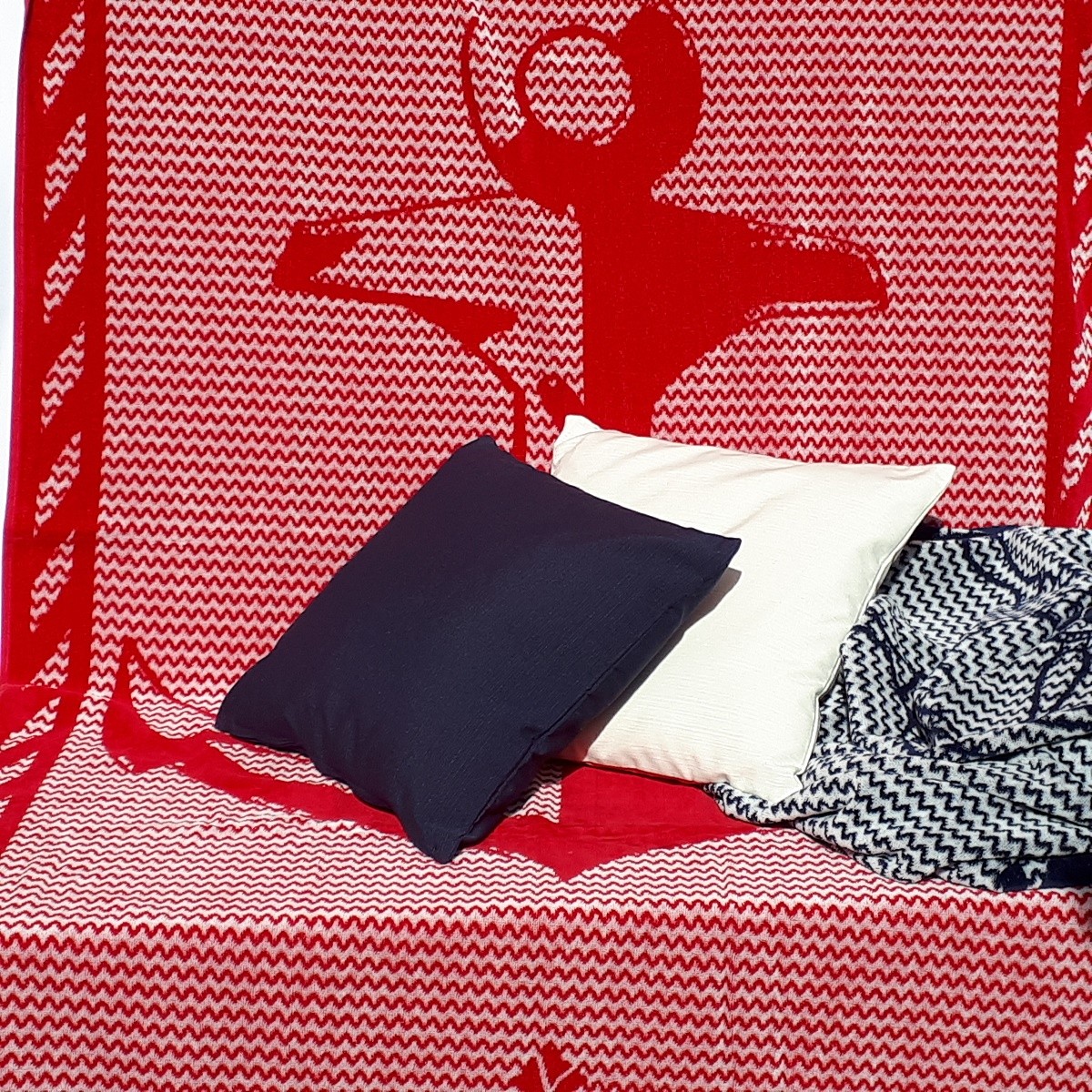 brisača za na plažo sidro rdeča